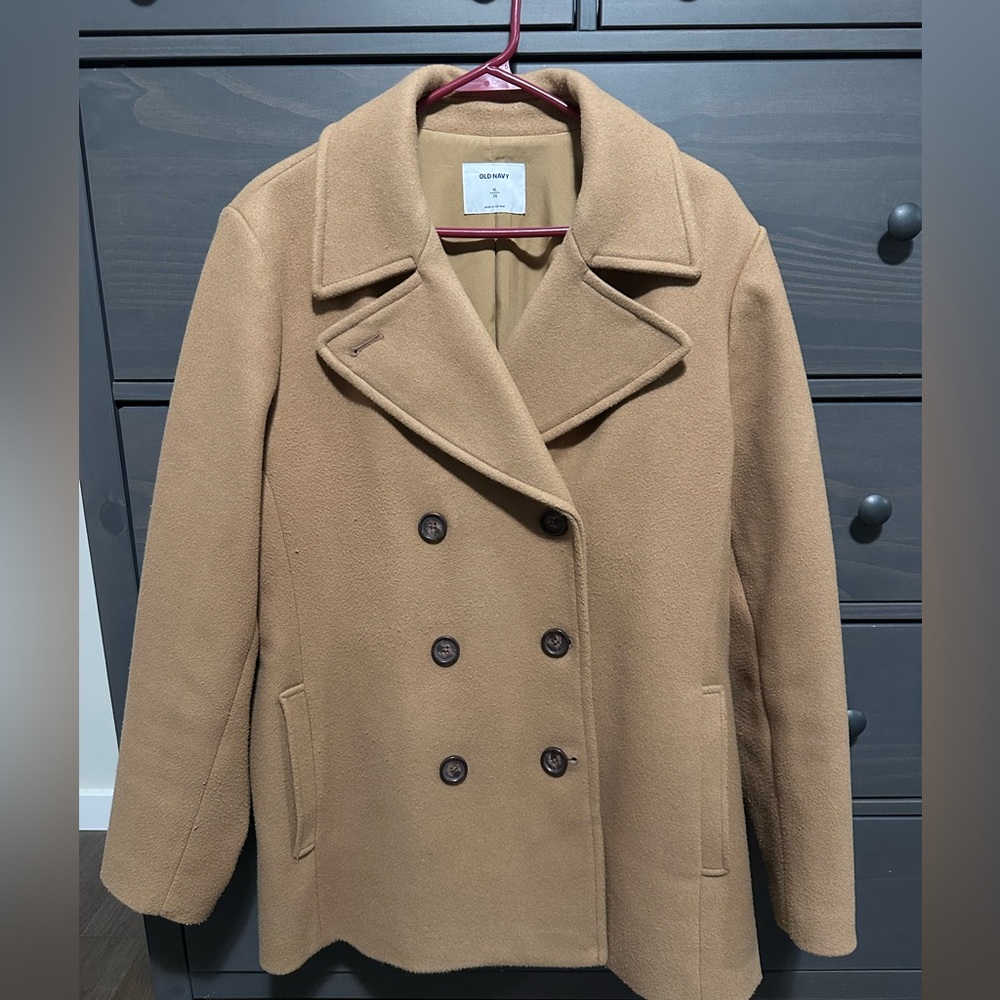 Women’s pea coat with buttons